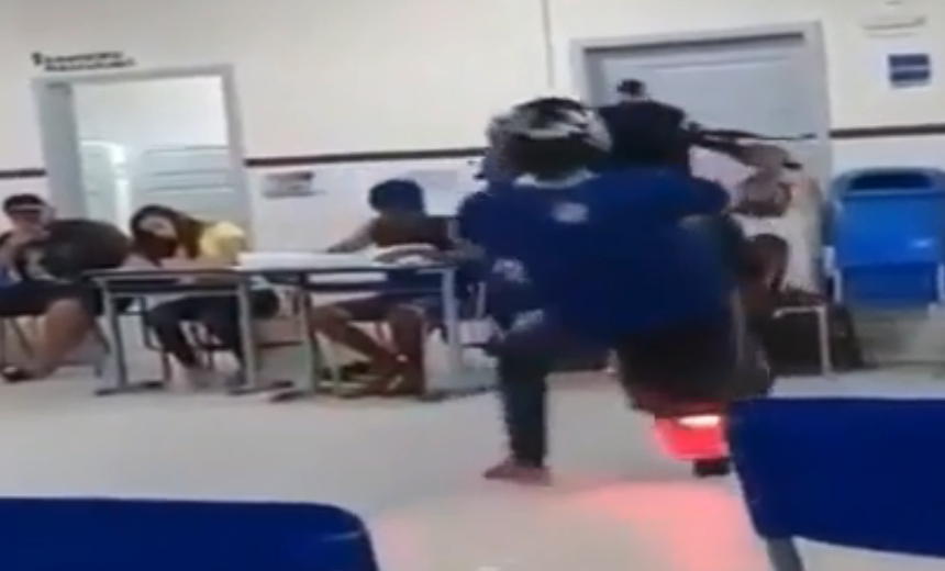 Aluno Que Empinou Moto Em Sala De Aula Punido Descumpriu Orienta O