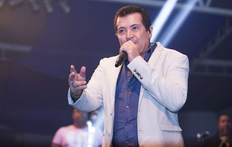 Beto Barbosa Celebra Primeiro Show Ap S Cinco Meses De Interna O E