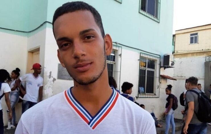 Corpo de jovem é achado dentro de carro em Salvador família reconhece