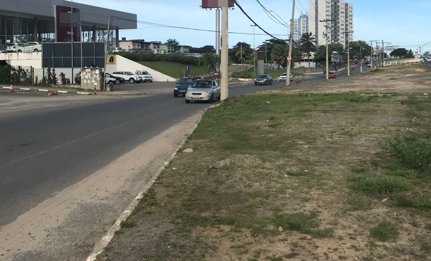 Correria Bandidos Roubam Carros E Trocam Tiros Na Frente De Faculdade