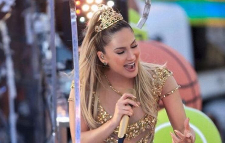 Lacradora Claudia Leitte Abre Oficialmente O Carnaval De Salvador