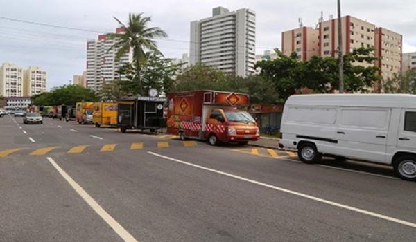 Após ordenamento food trucks retornam ao Imbuí e Transalvador conclui