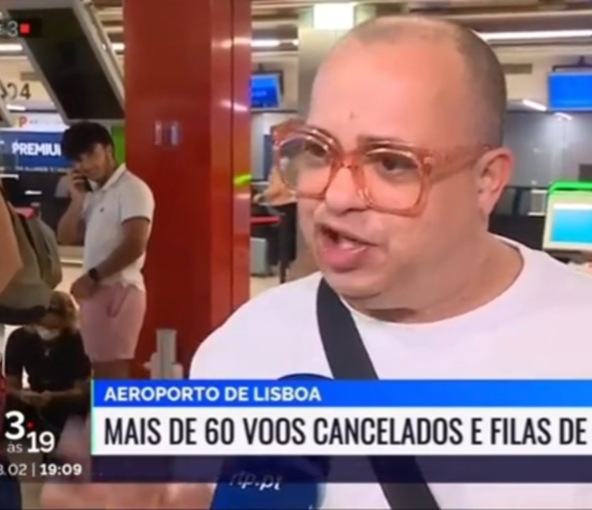 Brasileiro Fica Preso Em Aeroporto Internacional E Viraliza Em