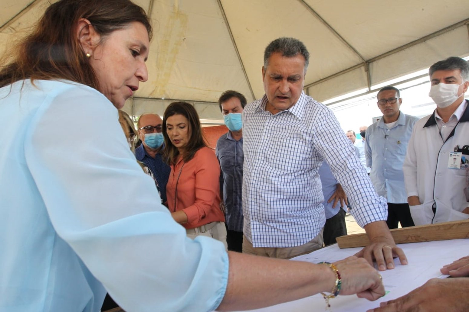 Governador Visita Obra Em Juazeiro E Detalhe De Obra Atrasada Chama