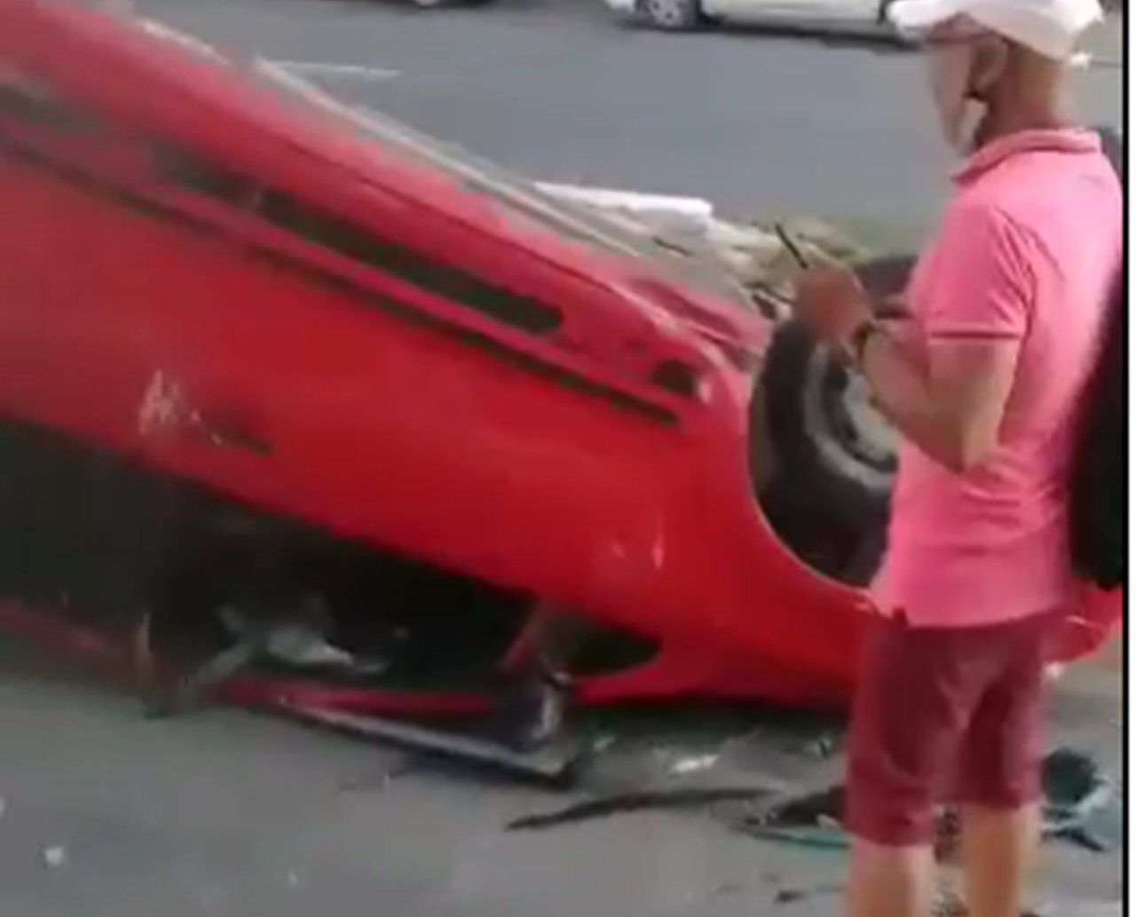 Motorista Dorme Ao Volante E Capota Carro Na Avenida Vasco Da Gama Em