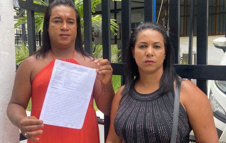 Mulher trans denuncia PMs por agressão na Bahia me pegou pelo cabelo