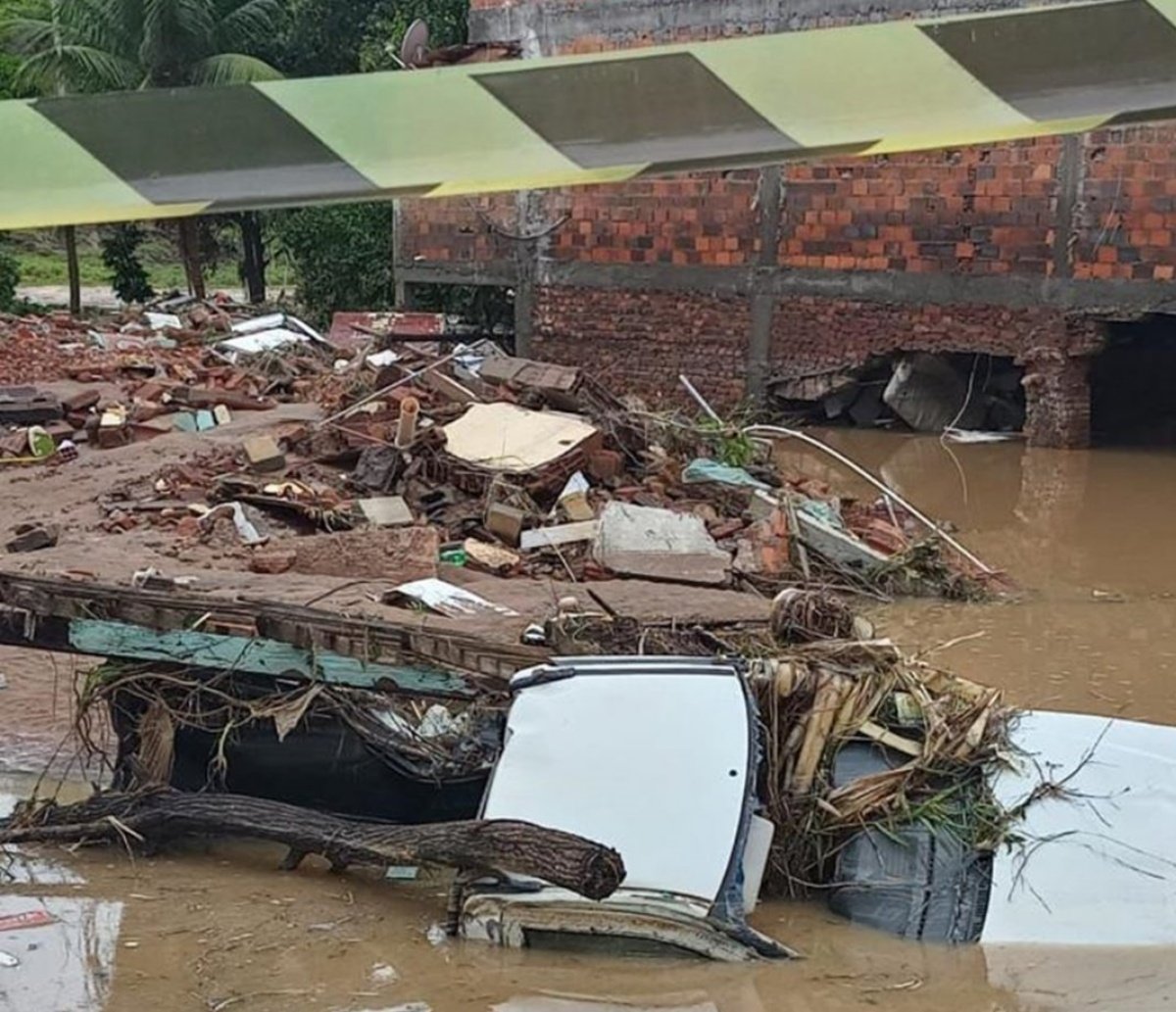 Urgente Quatro Cidades Baianas Est O Na Rota De Gua Despejada Por