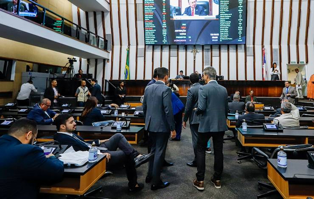 AL-BA turbina orçamento de emendas para deputados em até 275% e valor pode chegar a R$ 550 milhões