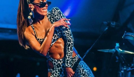 Mesmo sem Carnaval confirmado, Anitta anuncia festa em camarote de Salvador; "a volta será inesquecível" 