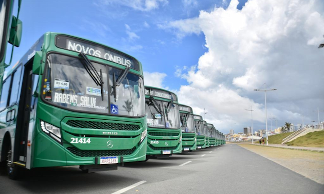 Ex-rodoviários da extinta Concessionária Salvador Norte (CSN) realizam manifestação