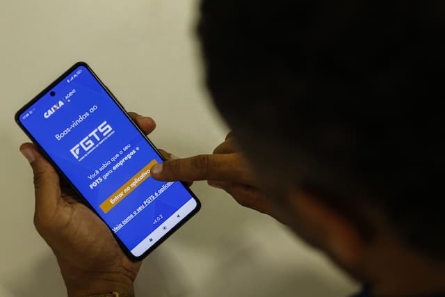 Caixa paga FGTS para demitidos que aderiram ao saque-aniversário