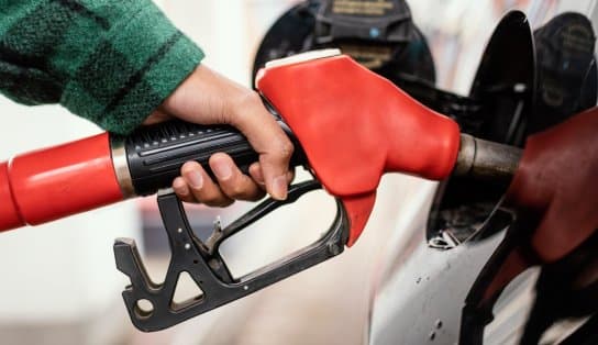 Uma semana após subir preços, Acelen ‘desfaz’ reajuste no diesel