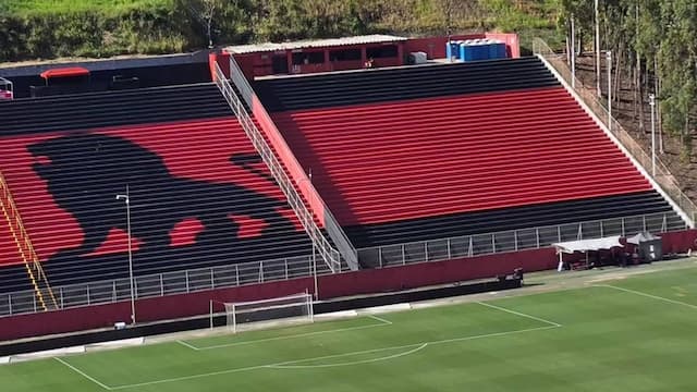 Torcida do Vitória em jogo do Bahia no Barradão? Fábio Mota comenta