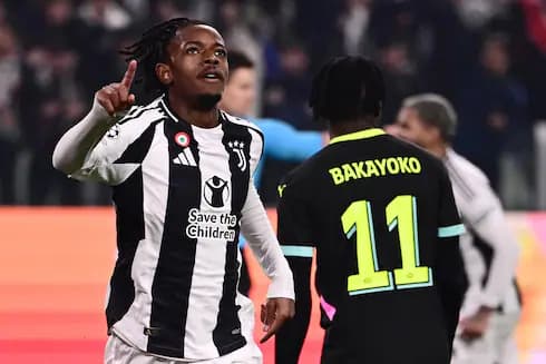 Juventus vence PSV por 2 a 1 em partida pelos playoffs da Champions