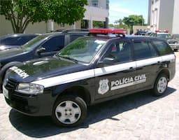 Adolescente de 15 anos é suspeita de matar irmão de 7 a facadas