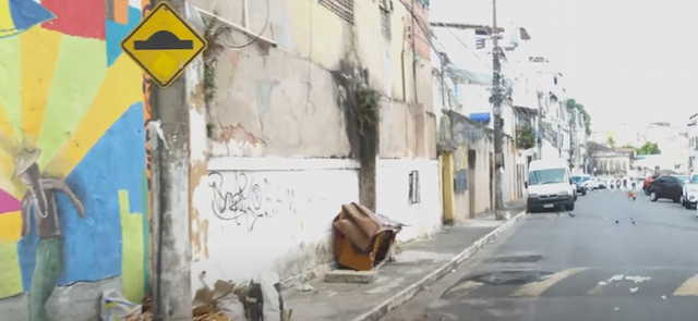 Mulher é baleada durante assalto no bairro do Barbalho