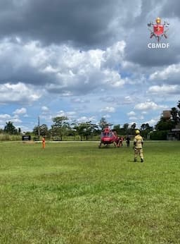 Bebê é resgatado com vida após se afogar e ficar submerso em piscina