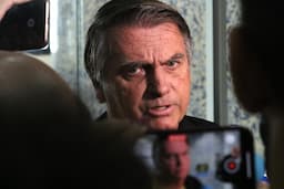 'Tem algo pessoal contra mim', diz Bolsonaro sobre julgamento do STF