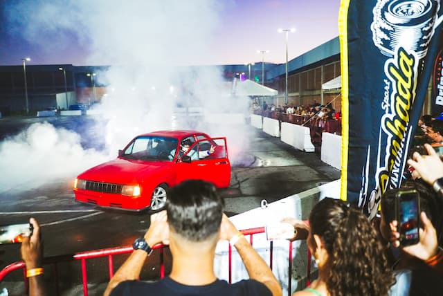 Eventos de automobilismo trazem carros raros e adrenalina aos baianos