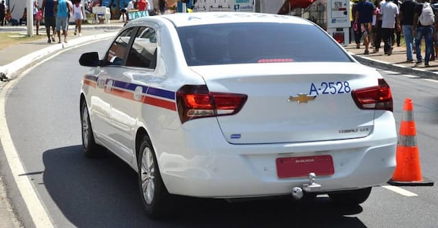 Taxistas recebem orientações sobre serviços disponíveis pela Prefeitura, em Salvador