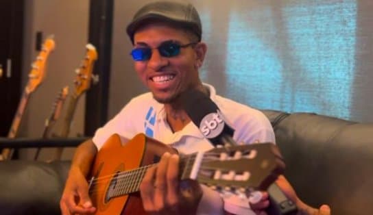 Cantor baiano que viralizou nas redes com 'Resenha do Arrocha' lança primeiro álbum 