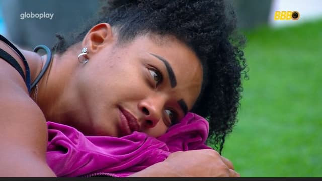 Chamada de 'descontrolada', Aline chora no BBB 25