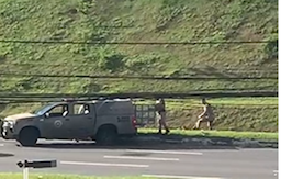 Operação Polícia Militar na Avenida Paralela. Foto: Leitor Aratu ON