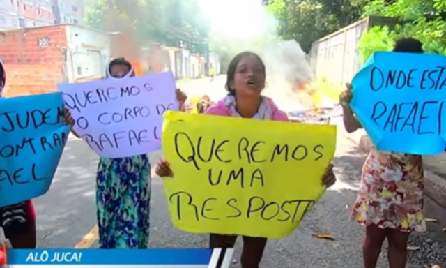 Familiares protestam por corpo de homem executado após matar Ian Lucas