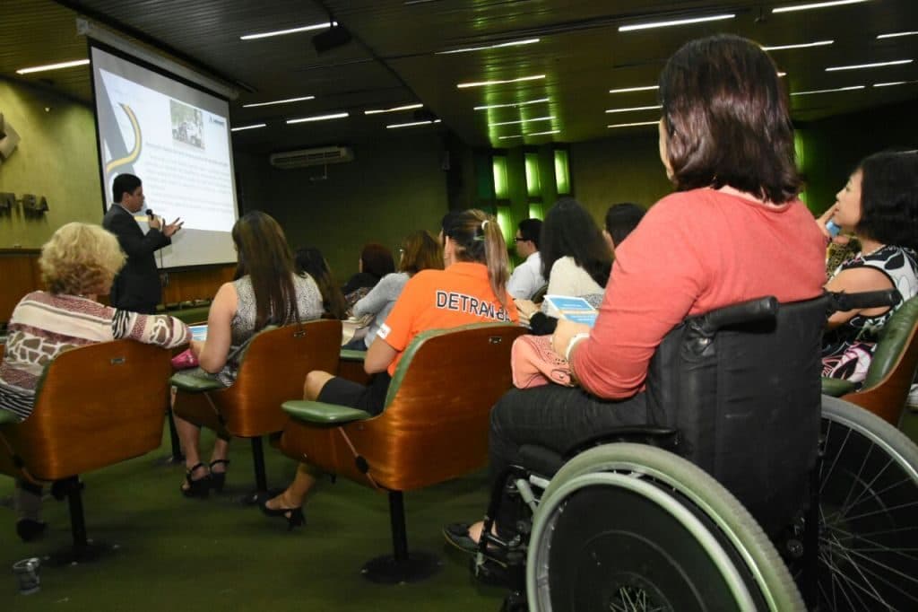 TRÂNSITO CIDADÃO: Detran lança cartilha para portadores de necessidades especiais