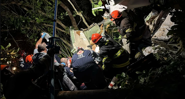 Avião de pequeno porte cai e deixa uma pessoa morta em São Paulo 