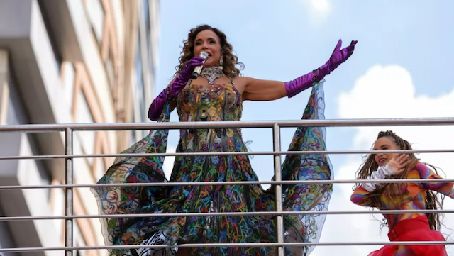 Homem invade trio de Daniela Mercury em Carnaval de São Paulo