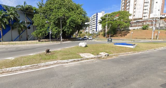 Motorista é baleado durante tentativa de assalto na Avenida Bonocô