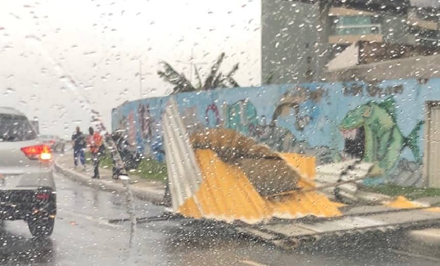 Chuva causa estragos em diversos pontos da capital baiana; confira