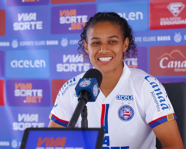 Bahia Feminino apresenta atacante Cássia como novo reforço na temporada