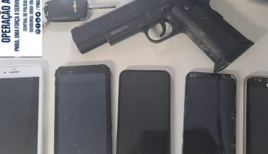 É brincadeira? Com arma falsa, trio é preso após roubar celulares em Itapuã 