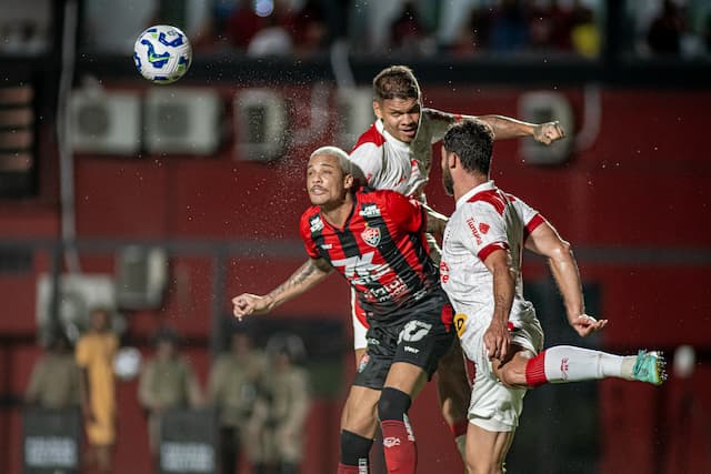 Vitória perde para o Náutico e está eliminado da Copa do Brasil 2025