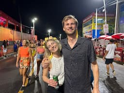 casal da dinamarca curte carnaval