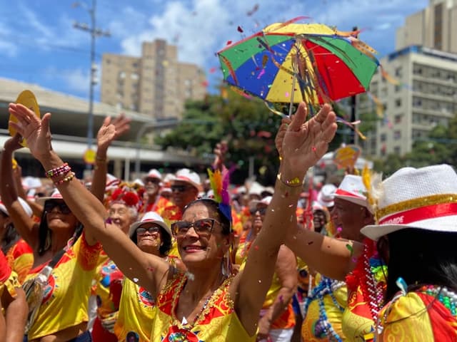 Bloco da Saudade homenageia escolas de samba de Salvador no Carnaval