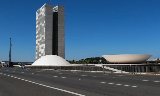 Senado e Câmara elegem novos presidentes; conheça os candidatos