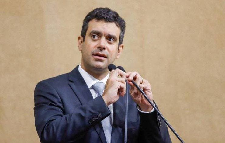 Tiago Correia cobra suspensão da cobrança de pedágio após novo aumento anunciado pela ViaBahia: ‘Não cumpriu nada’