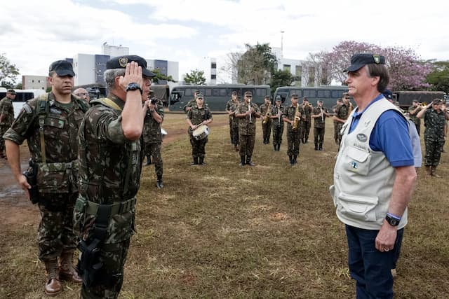 Bolsonaro despachou decreto de golpe, diz general em áudio: 'É real'