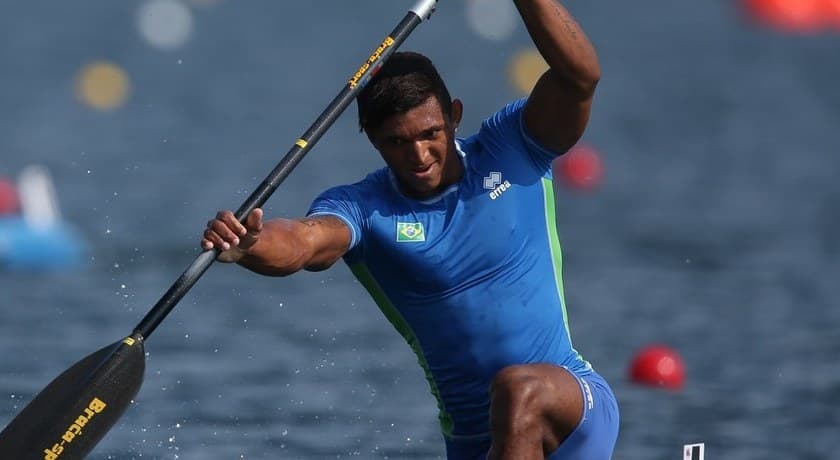 Baiano Isaquias Queiroz conquista ouro e soma três medalhas no Pan-Americano