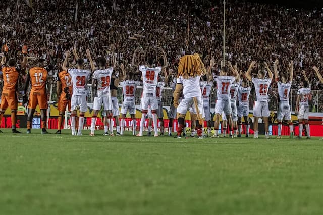 Vitória é beneficiado por tabela e vive sequência de jogos em Salvador