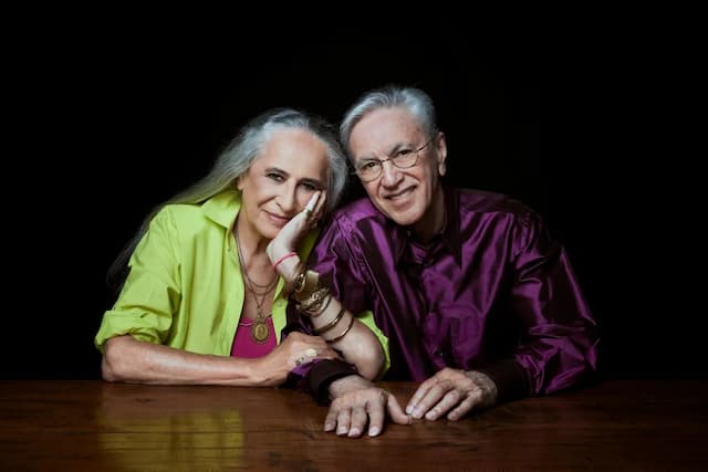 Caetano Veloso e Maria Bethânia anunciam show extra em Salvador; ingressos serão vendidos amanhã (29)