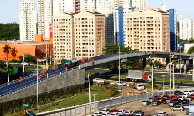 Jovem morre ao cair de viaduto após tentativa de assalto no Imbuí