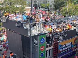 Alinne puxa Pipoca Rosa e agita público no Carnaval do Campo Grande