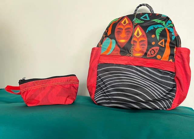 Projeto transforma abadás do Carnaval de Salvador em mochilas escolares