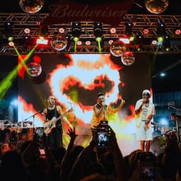 Os Garotin se apresentam no Pelourinho. Foto: Redes Sociais / @clara_crvlh @leonogueira_ @vinicomfritas