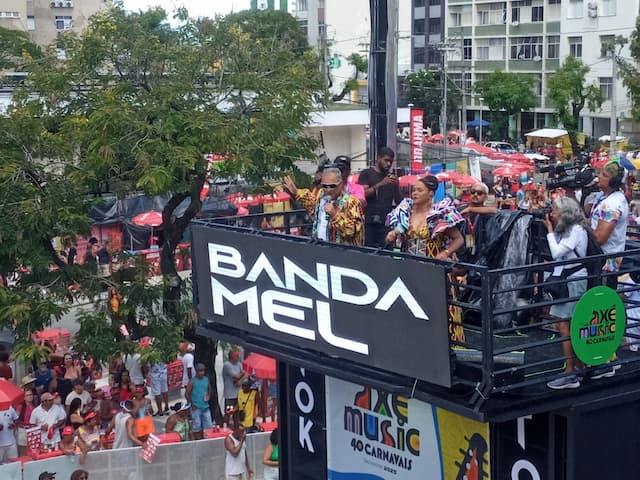 Salve, Salvador: Banda Mel chega e arrasa no Circuito Osmar