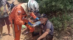 Os bombeiros rapidamente hidrataram o idoso e após algumas orientações, o deixou sob os cuidados de familiares